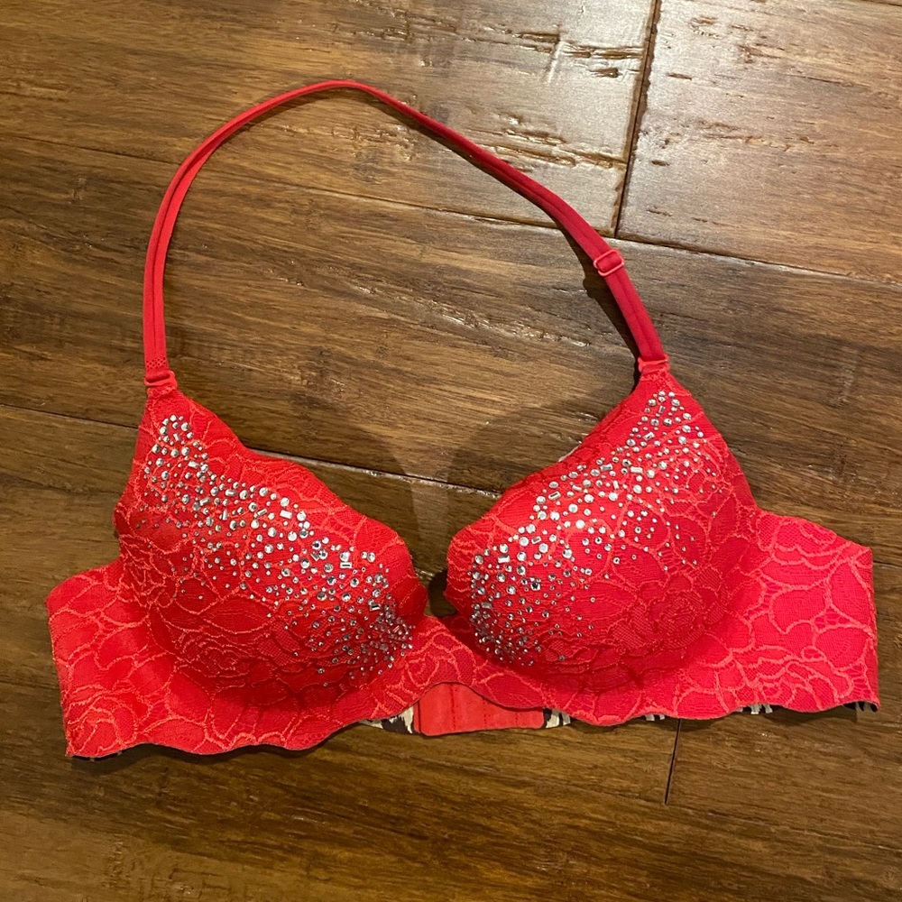 Victoria Secret very sexy push up bra 36B